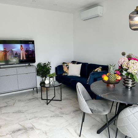 Olive View Apartment Brela Esterno foto