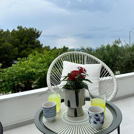 Olive View Apartment Brela Esterno foto