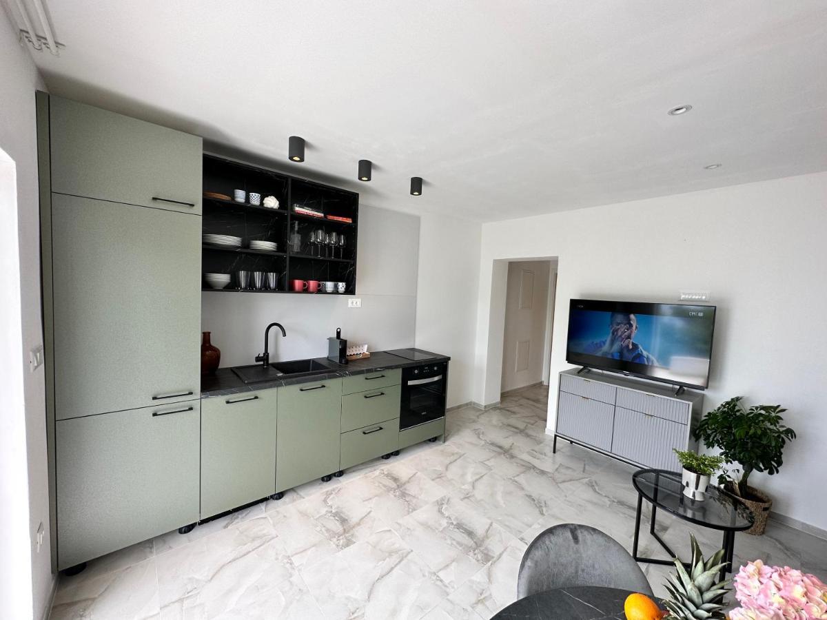 Olive View Apartment Brela Esterno foto