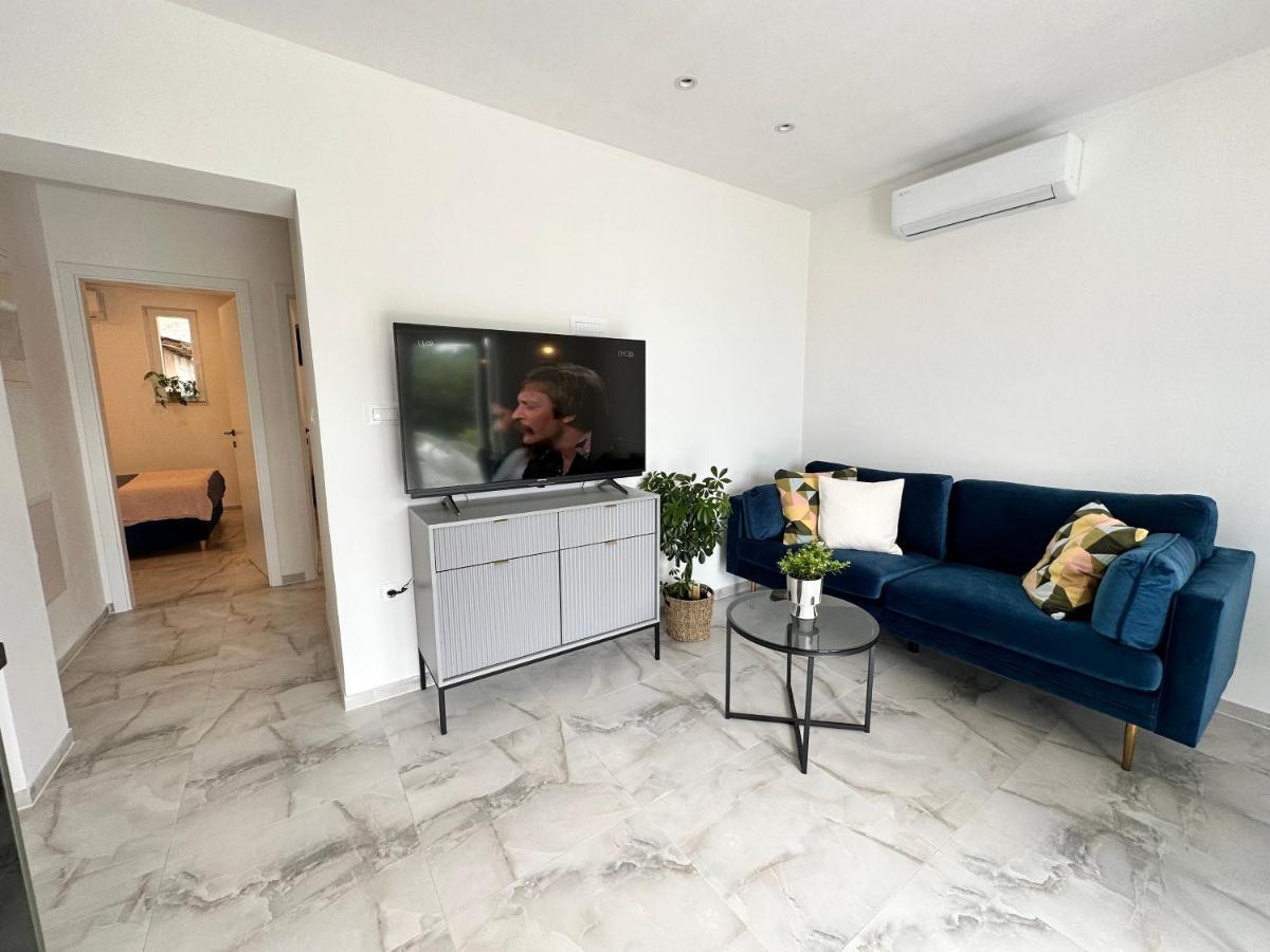 Olive View Apartment Brela Esterno foto