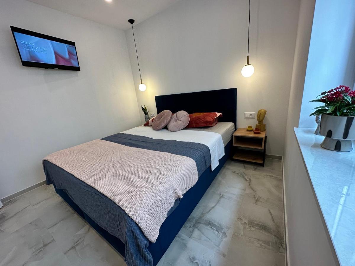 Olive View Apartment Brela Esterno foto
