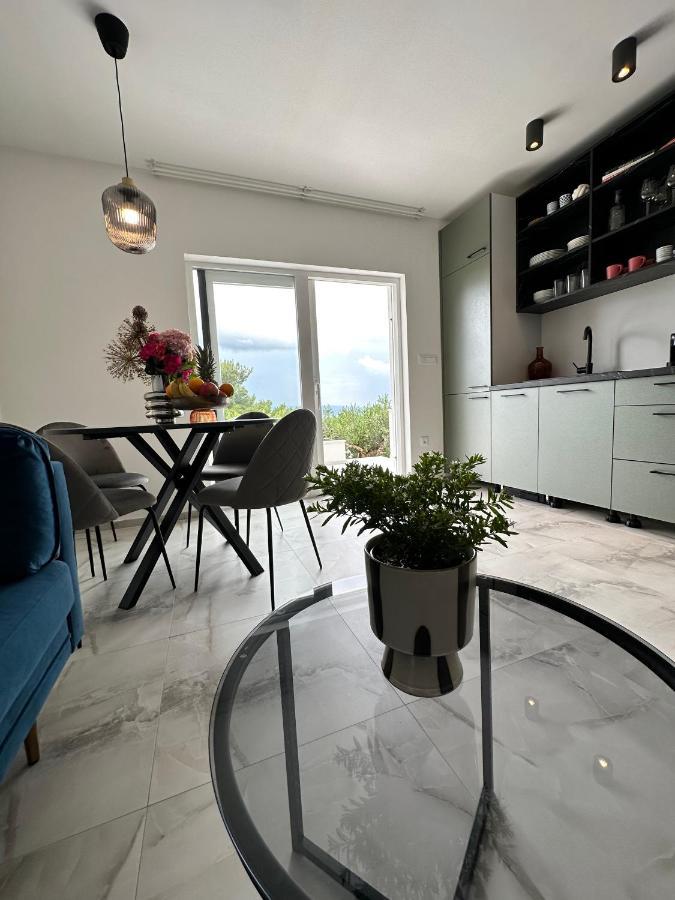 Olive View Apartment Brela Esterno foto